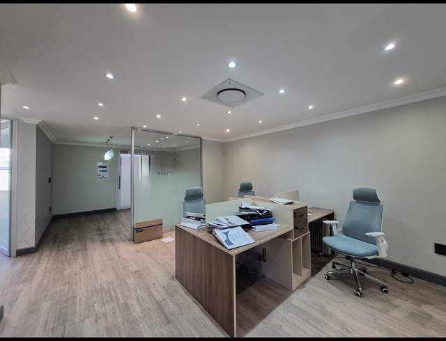 175M² OFFICE TO LET IN DUNKELD WEST